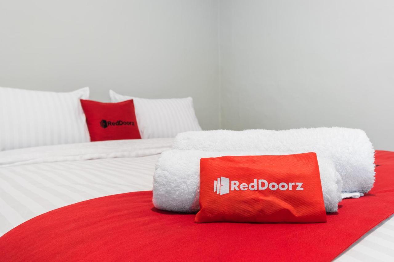 Reddoorz Plus Near Rs Usu Medan 2 Bagian luar foto