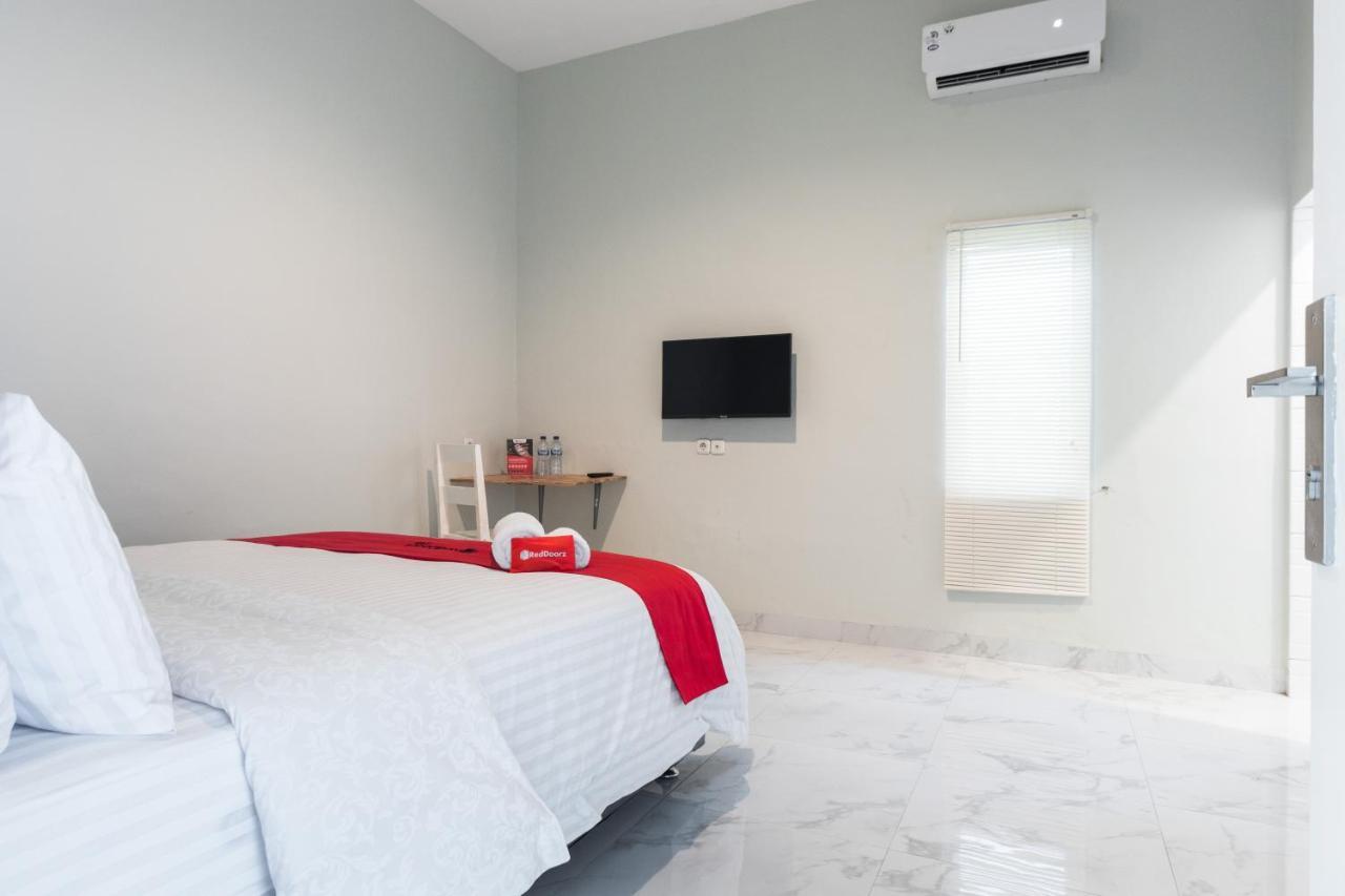 Reddoorz Plus Near Rs Usu Medan 2 Bagian luar foto