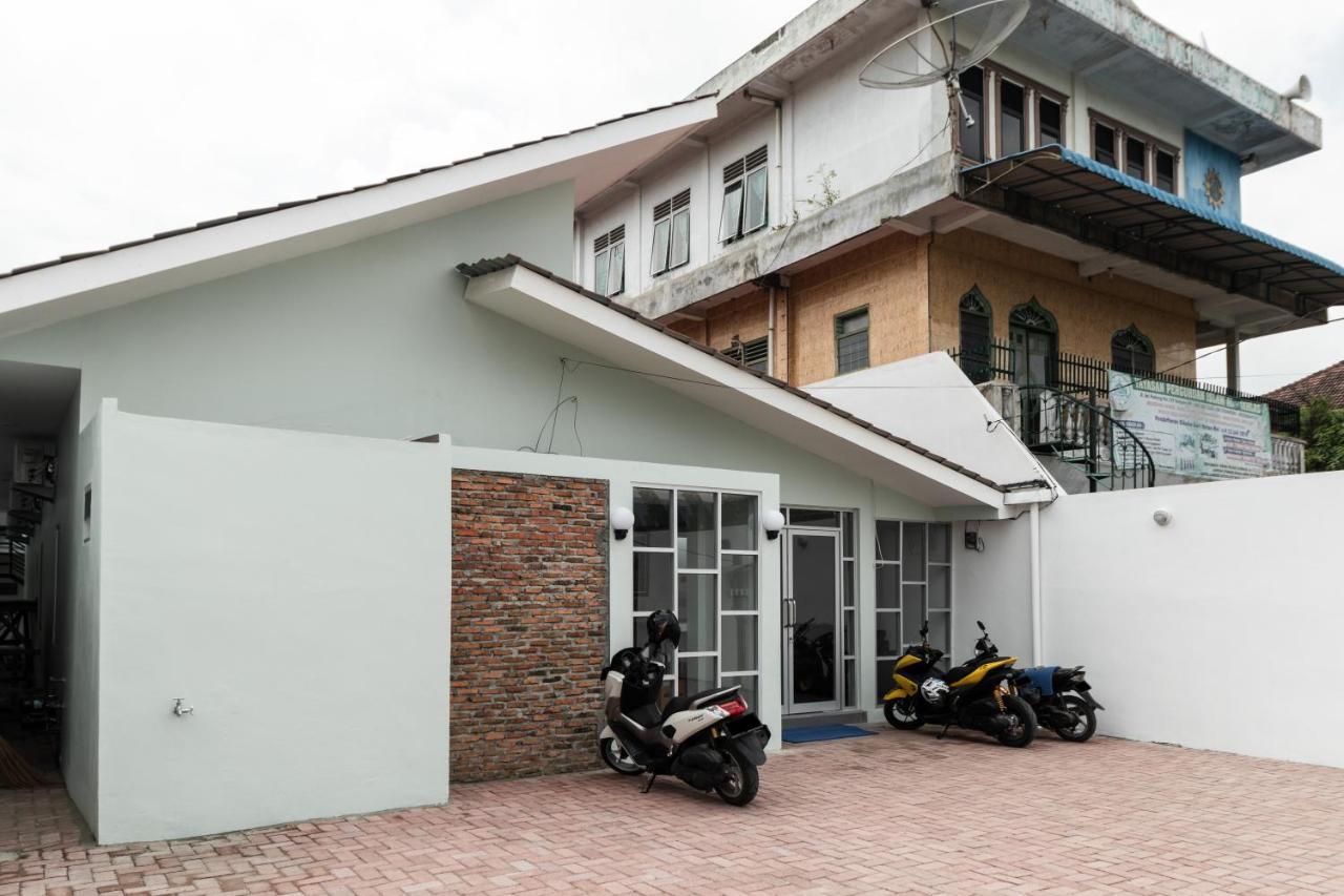 Reddoorz Plus Near Rs Usu Medan 2 Bagian luar foto