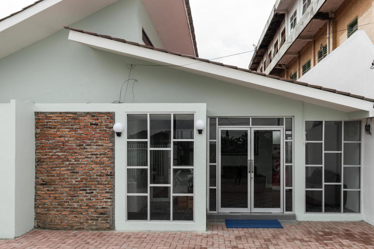 Reddoorz Plus Near Rs Usu Medan 2 Bagian luar foto