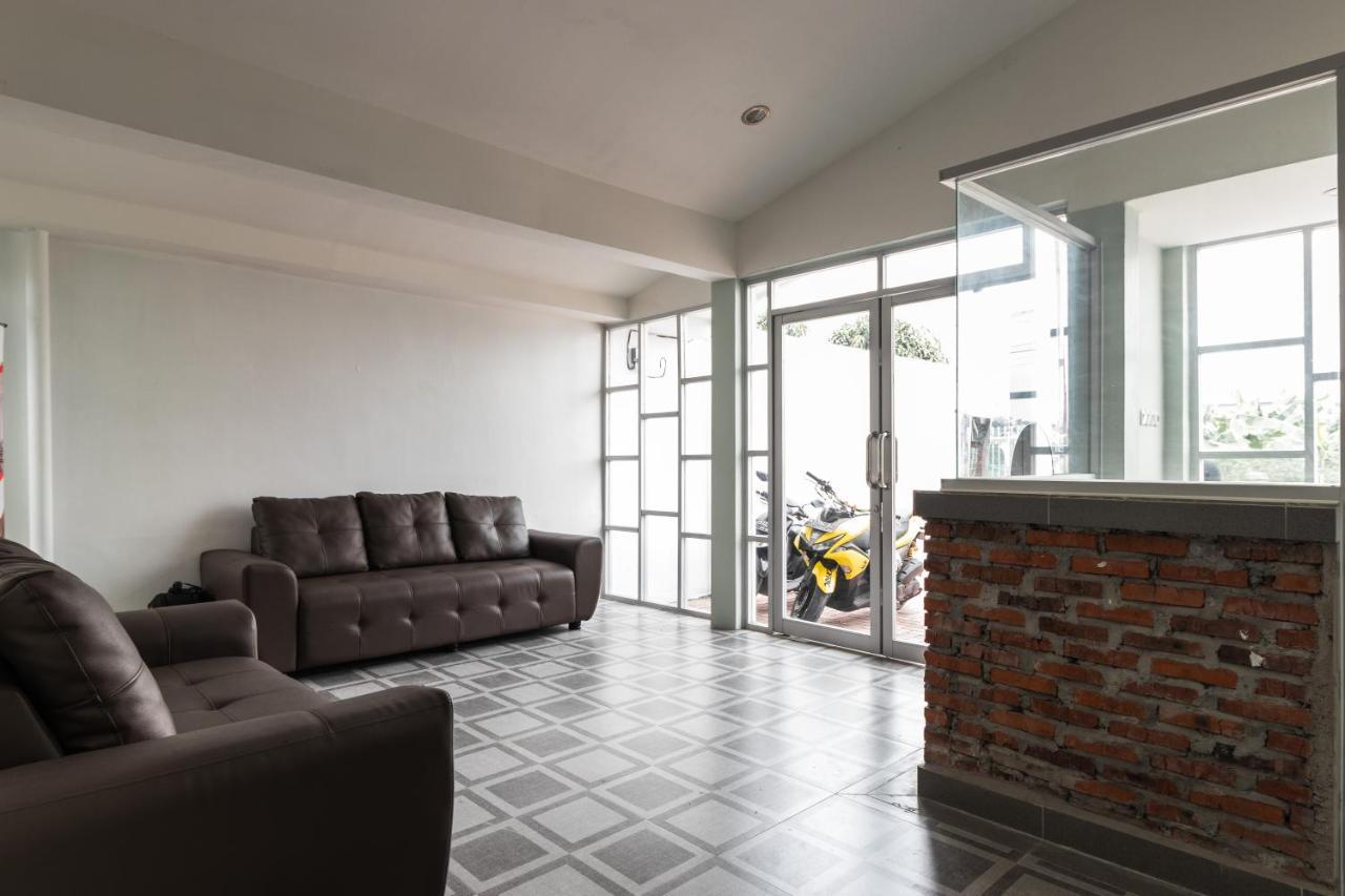 Reddoorz Plus Near Rs Usu Medan 2 Bagian luar foto