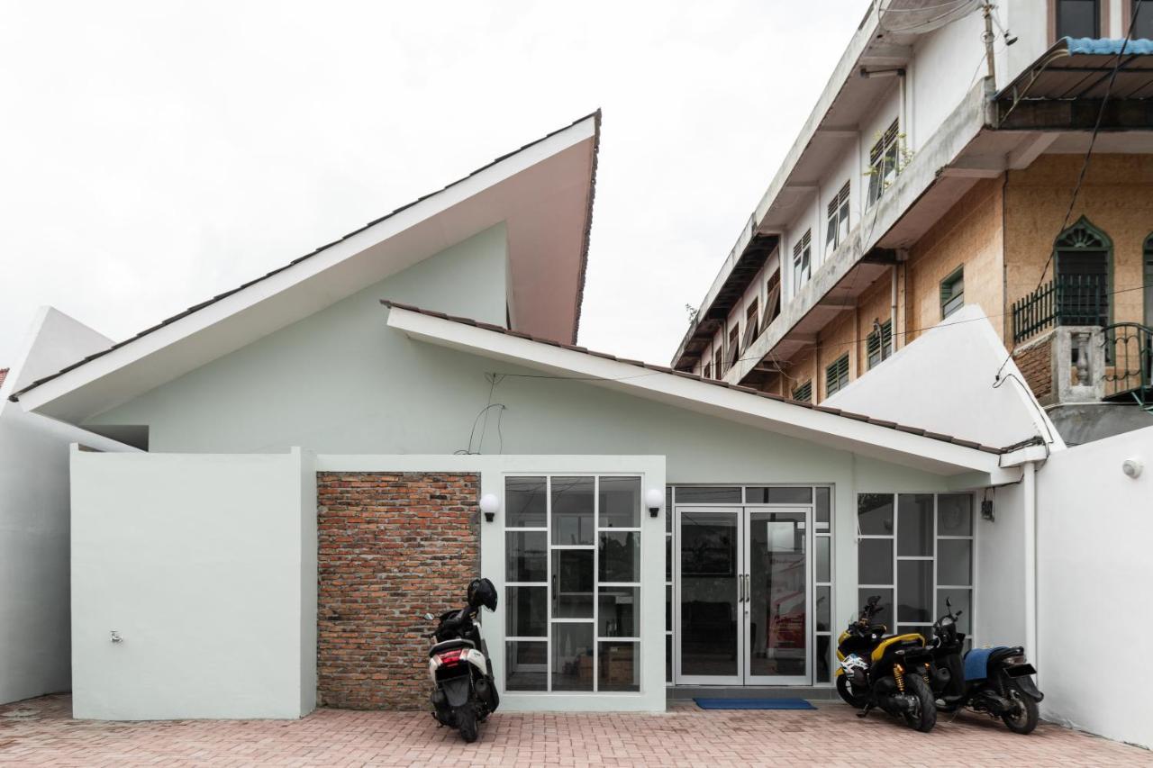 Reddoorz Plus Near Rs Usu Medan 2 Bagian luar foto